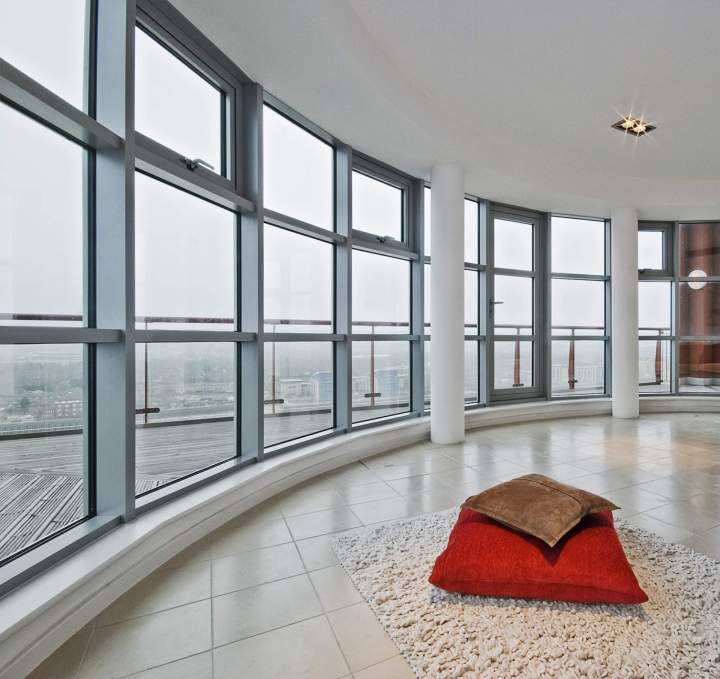 Menuiseries en aluminium avec accessoires adaptés Martinique